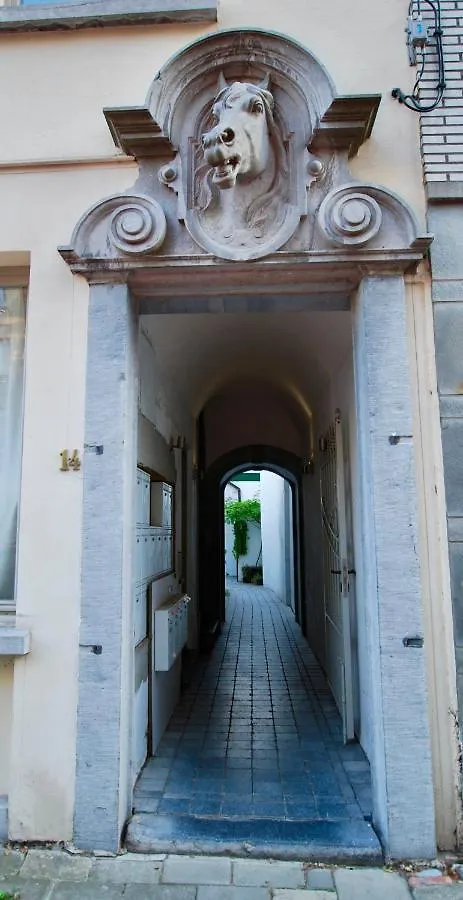 Апартаменты Historical Miniature House In The Heart Of Антверпен 0*,